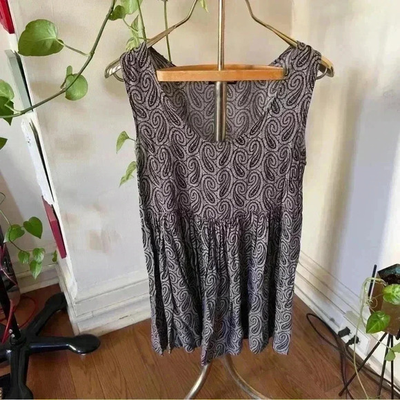 Brandy Melville Dresses & Skirts - Brandy Melville womens Sleeveless Paisley Tunic Dress sz S Small Brown